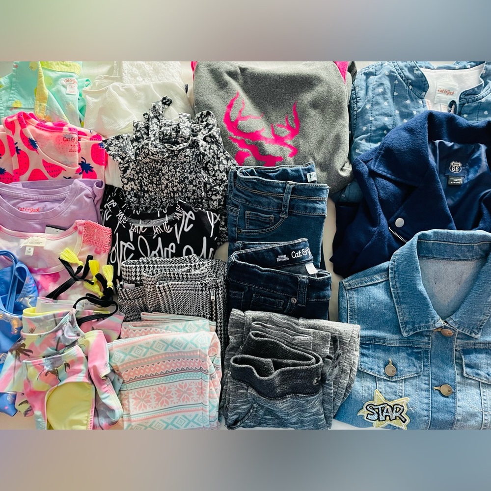 18-Piece Kids/Girl’s Clothing Bundle sizes 7/8